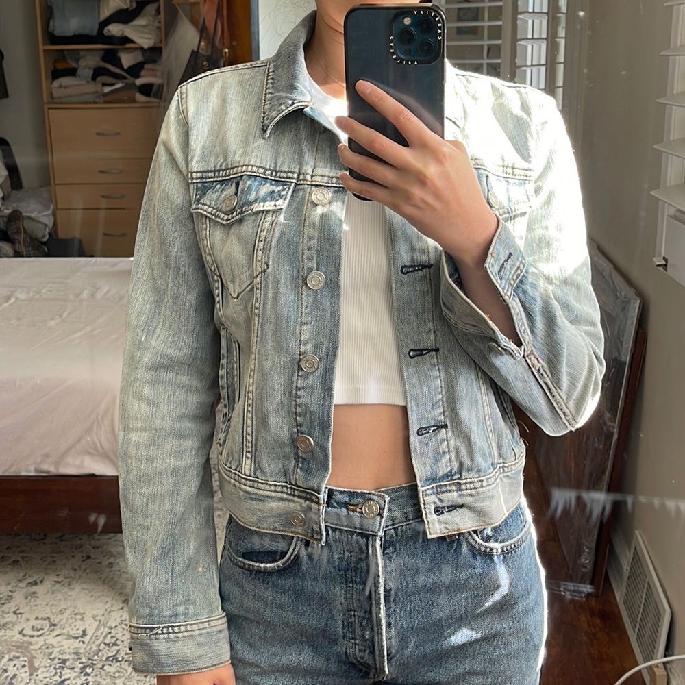 Aritzia Talula light denim jacket in Small